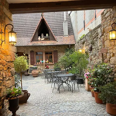 Weinreisedomizil Mit Eigenem Garten Und Parkplatz