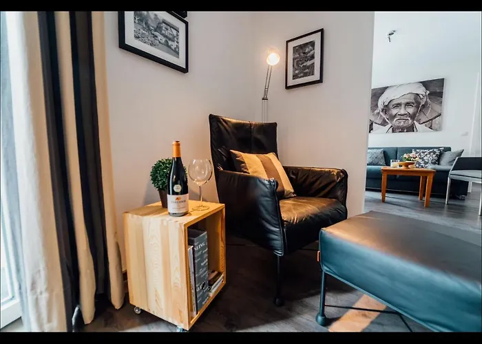 Weinreisedomizil Mit Eigenem Garten Und Parkplatz *